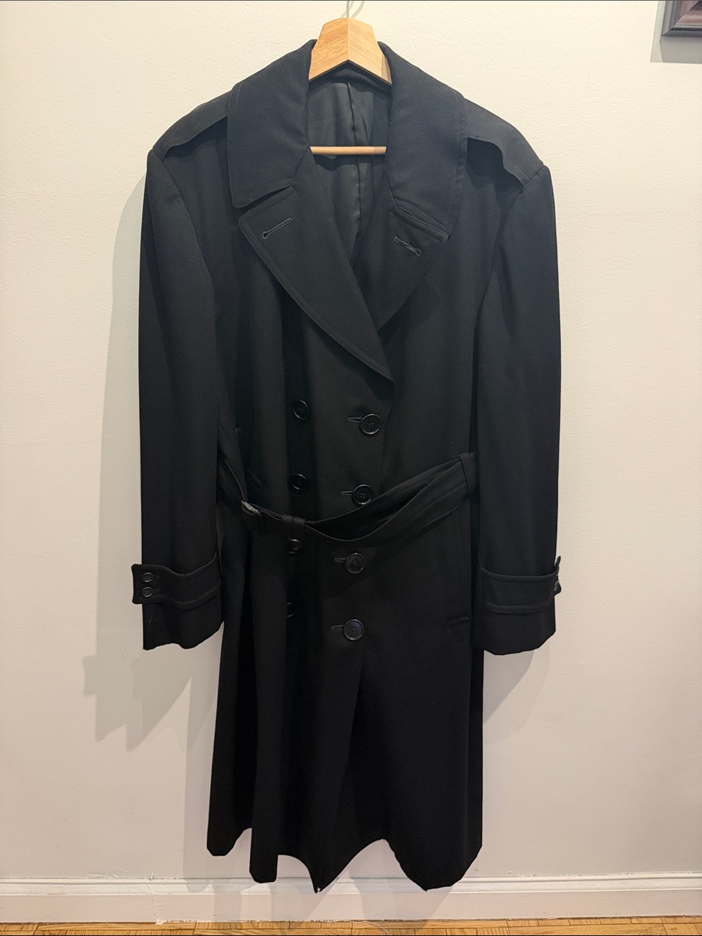 Vintage Black Double-Breasted Men’s Trench Coat — Size 42R